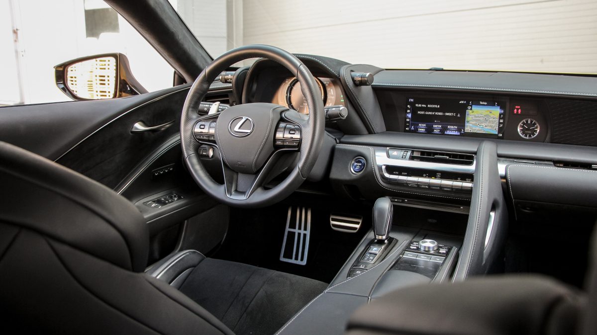 LEXUS