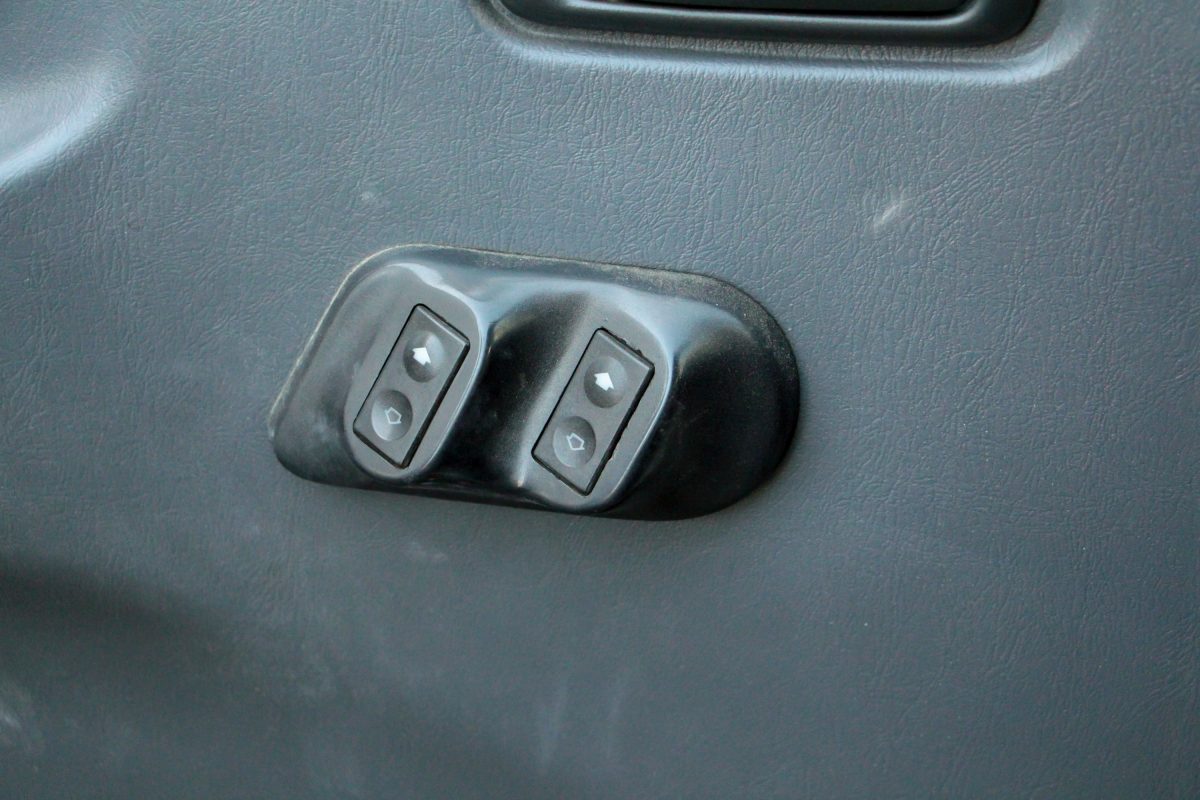 TOYOTA HI-ACE