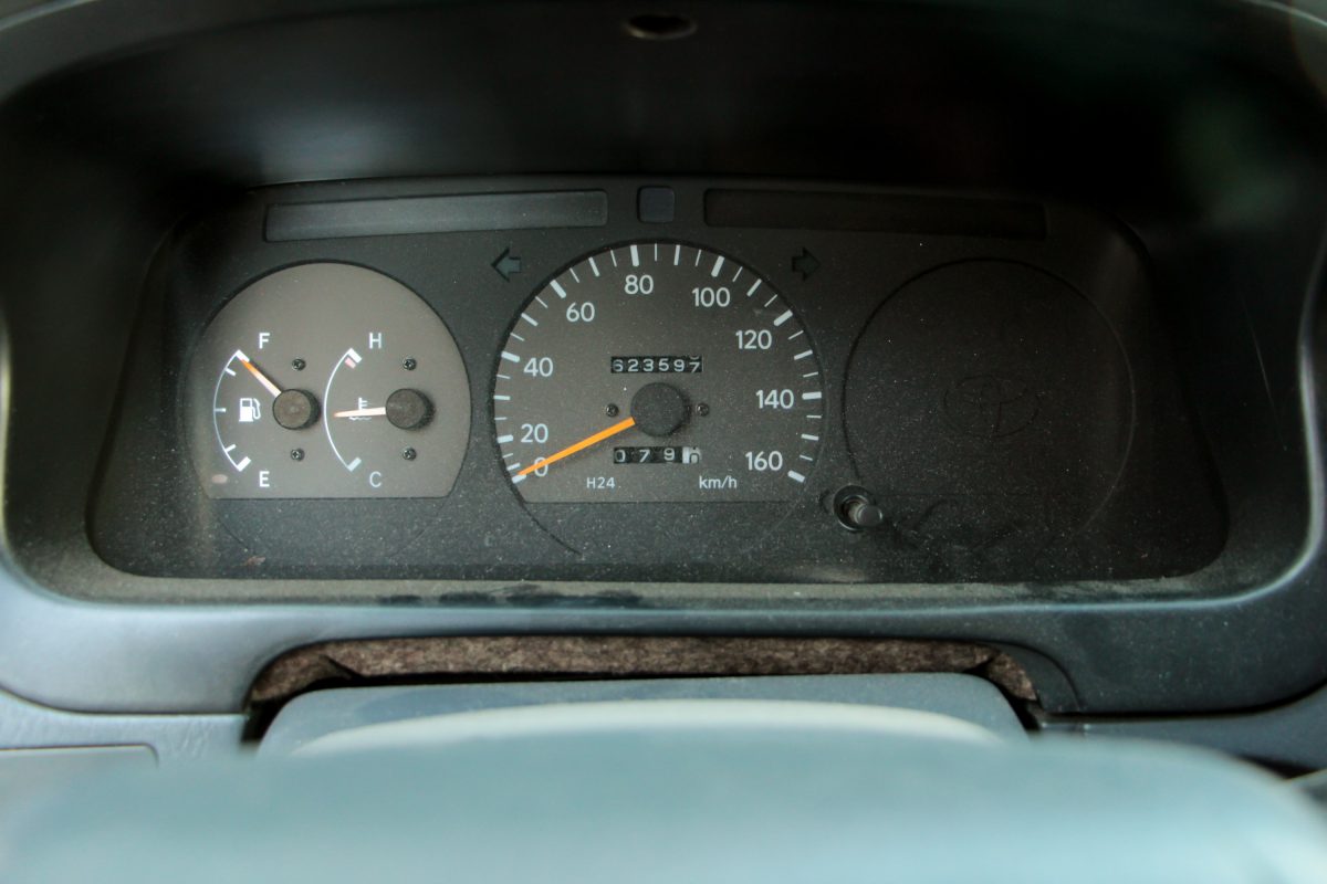 TOYOTA HI-ACE