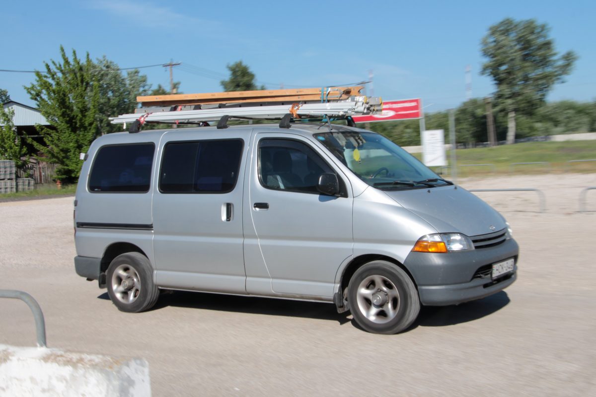 TOYOTA HI-ACE