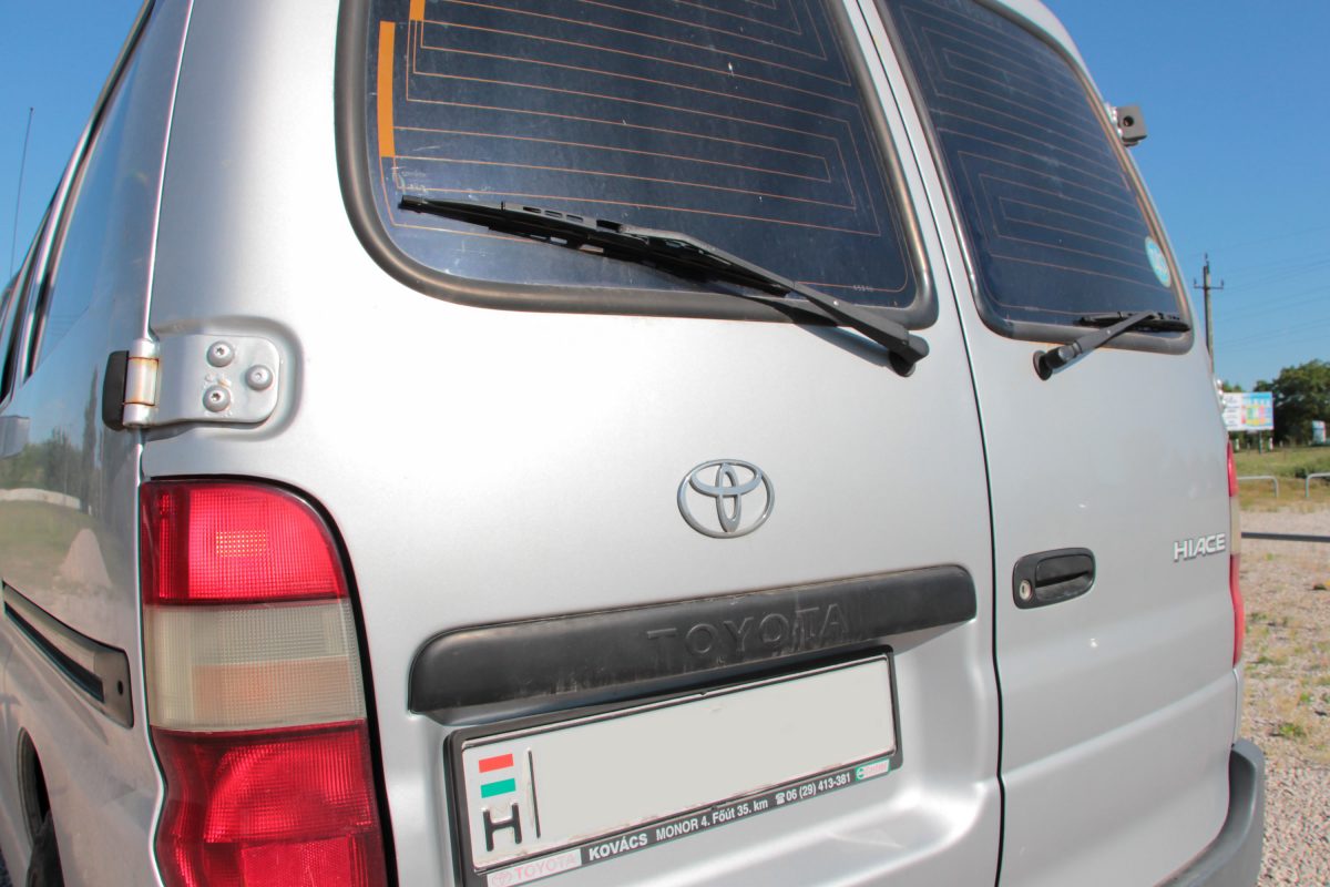 TOYOTA HI-ACE