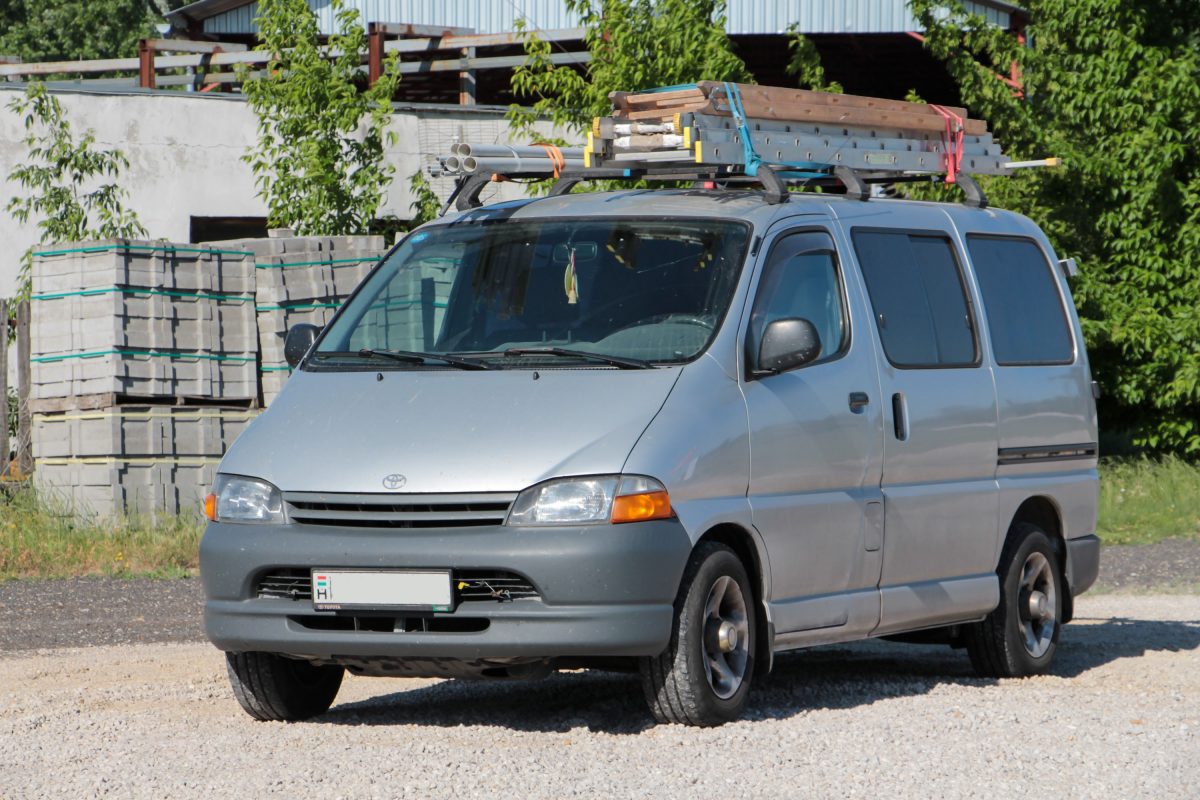 TOYOTA HI-ACE