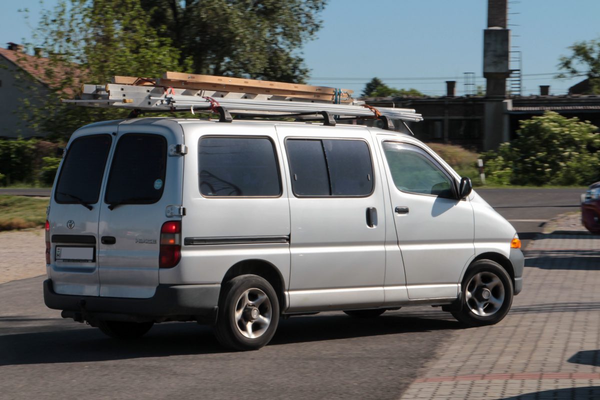 TOYOTA HI-ACE