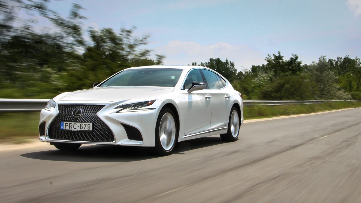 LEXUS LS