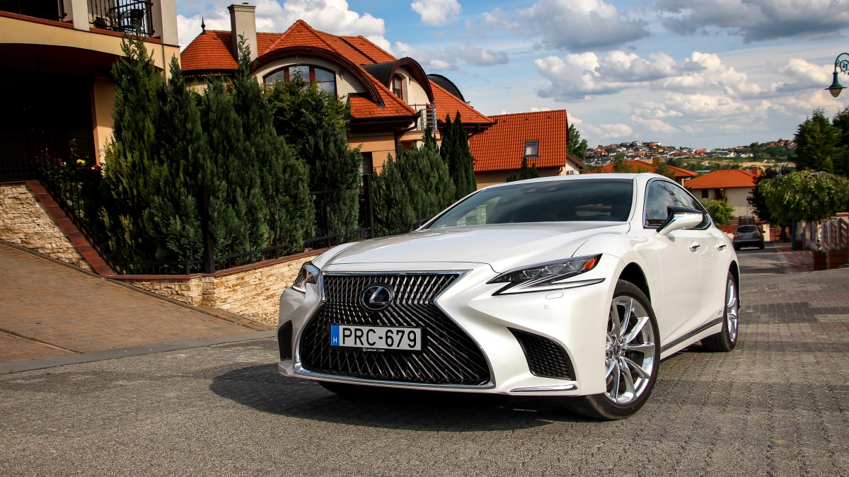 LEXUS LS