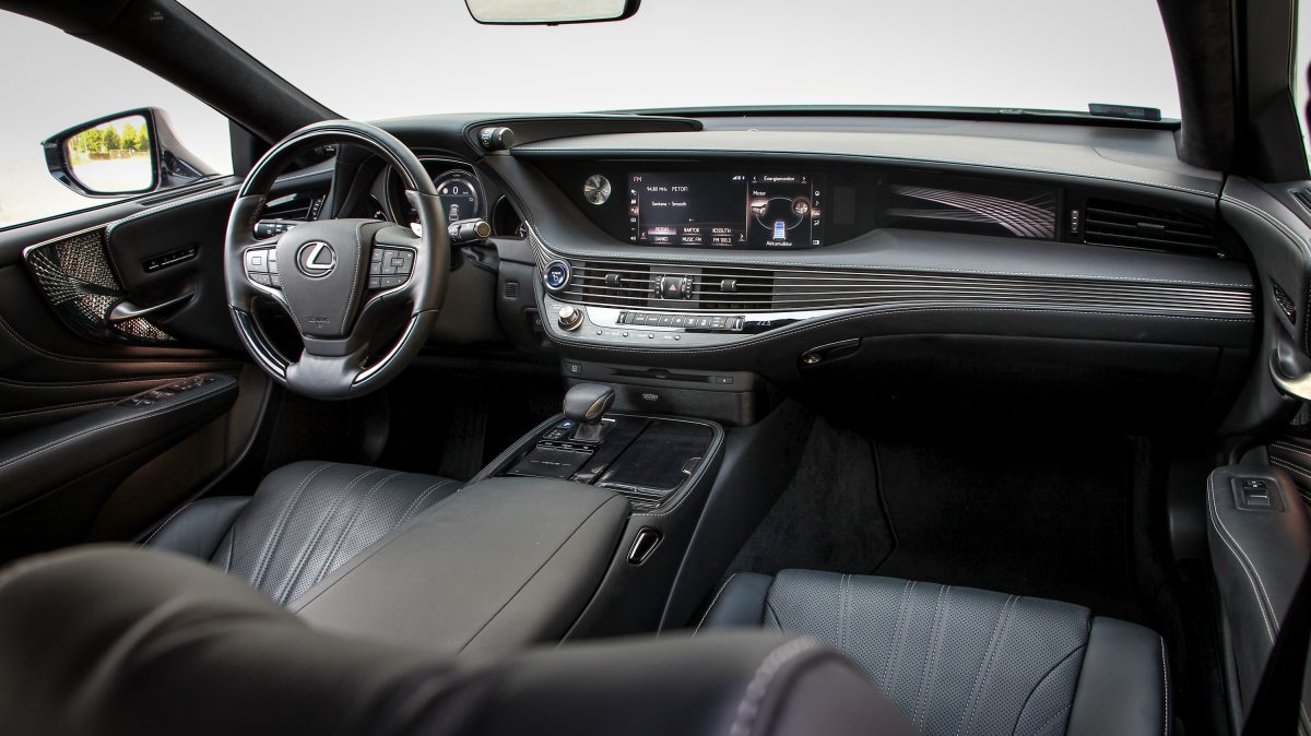 LEXUS LS