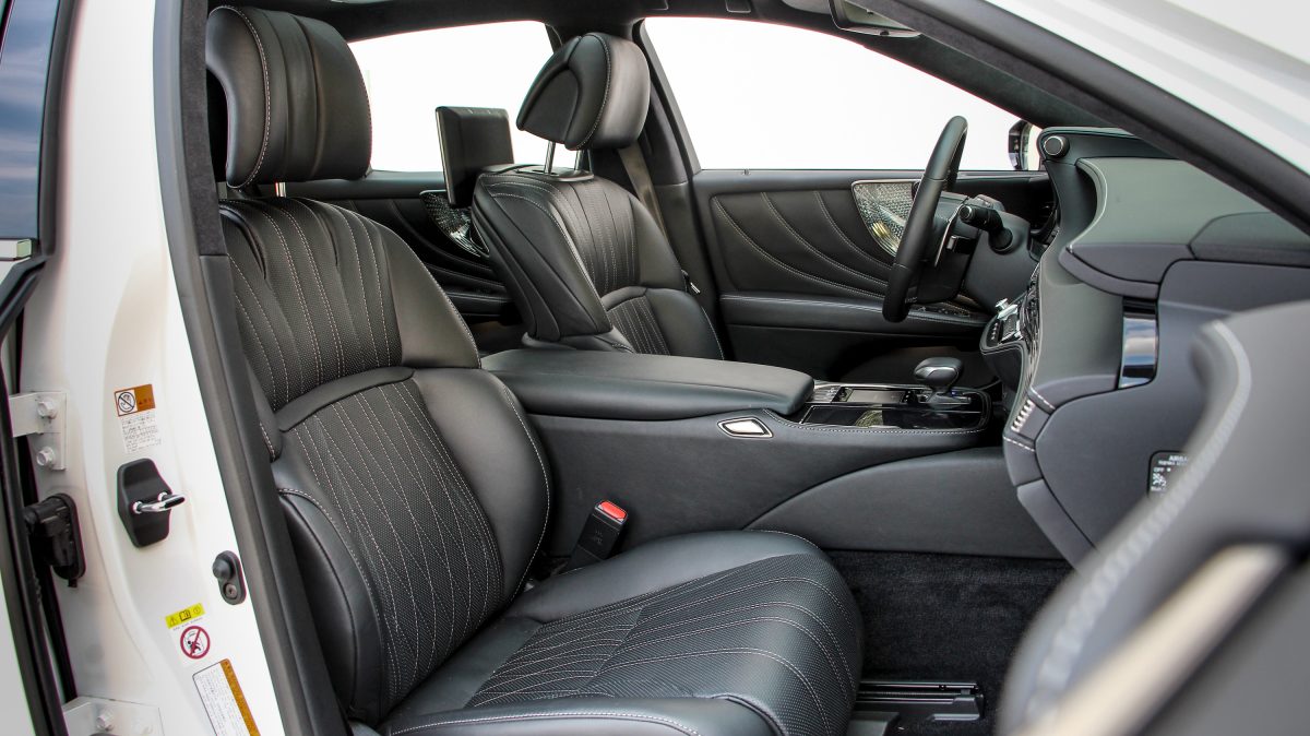 LEXUS LS