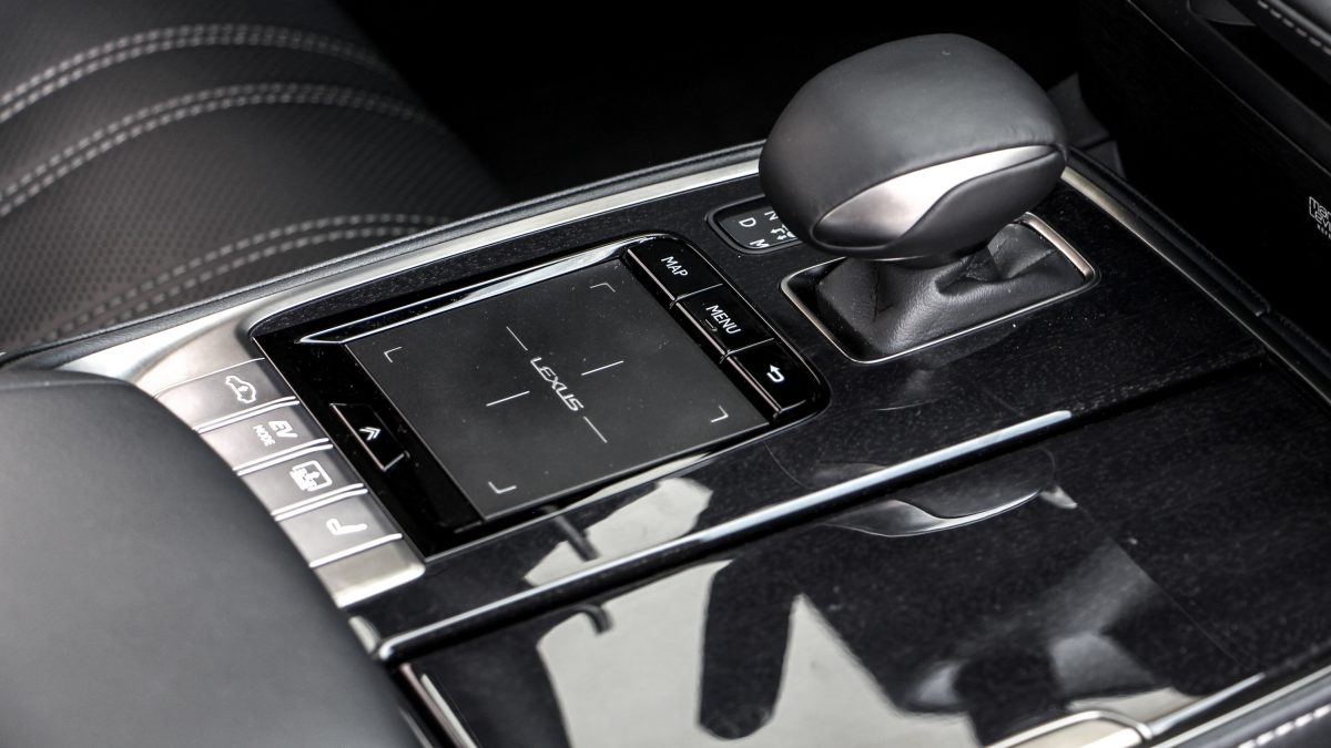 LEXUS LS