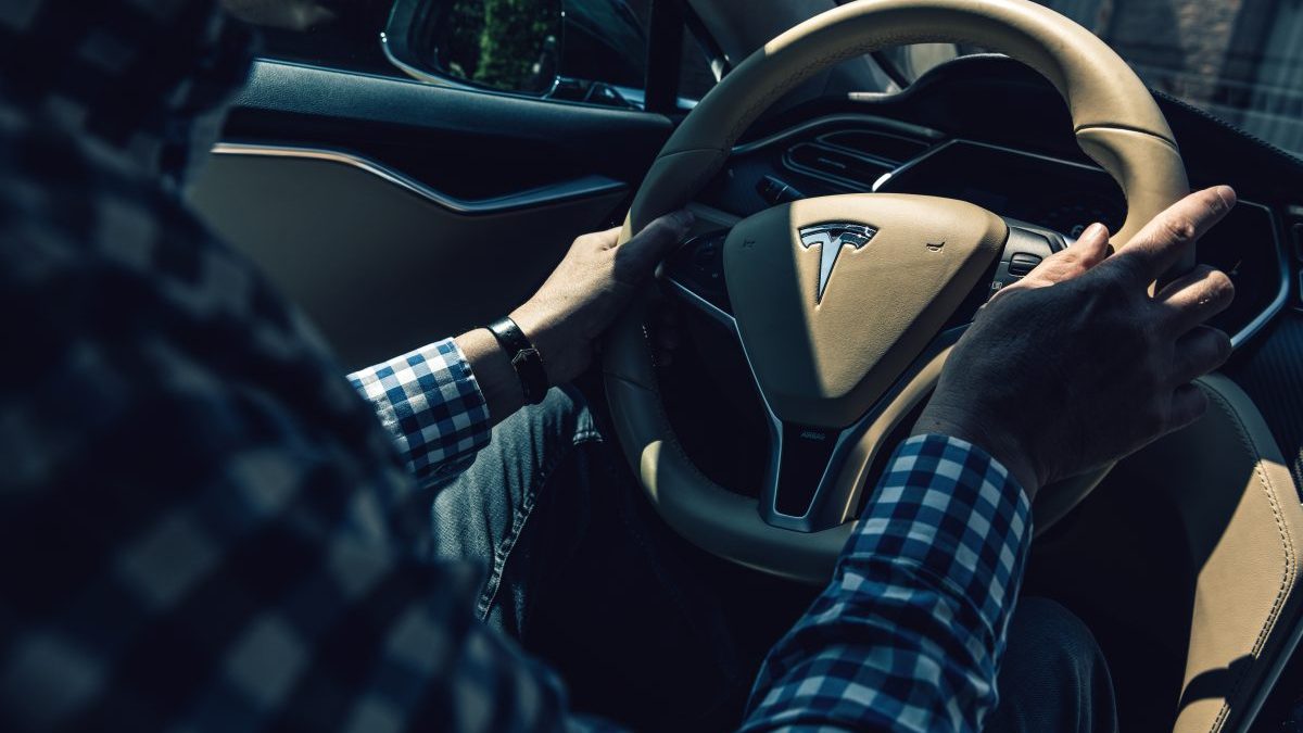 TESLA MODEL S