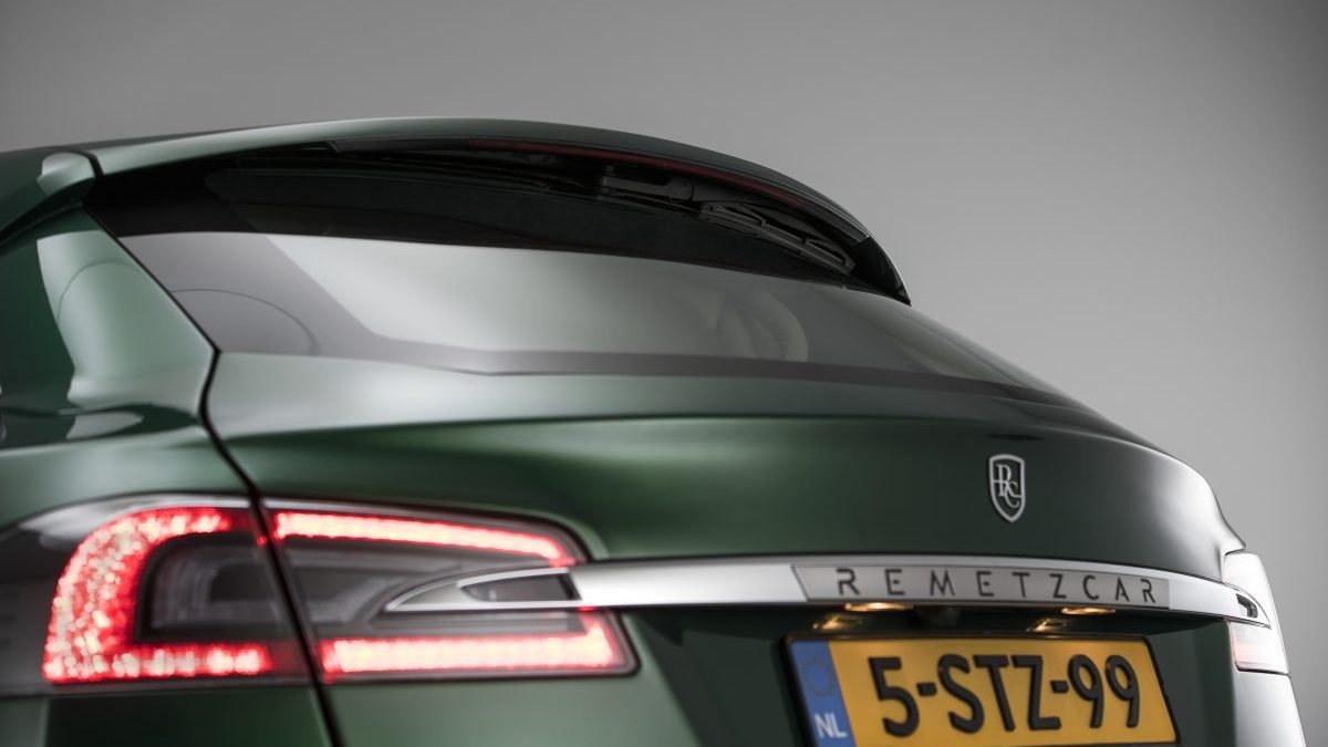 TESLA MODEL S
