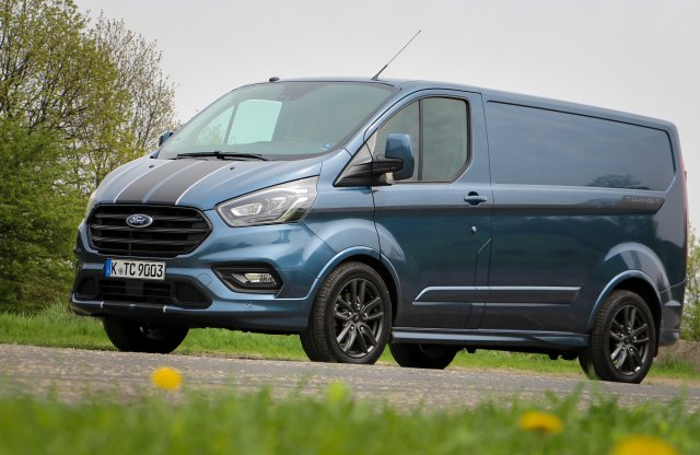 Alkatrészenként 136 ezer dollár ment bele a Ford Customba