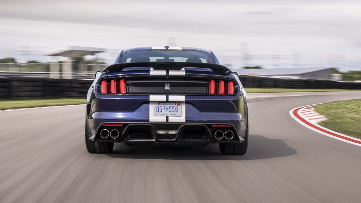 FORD MUSTANG