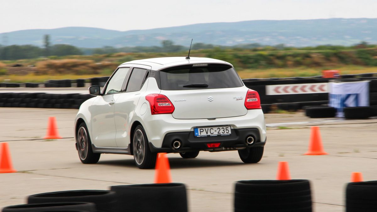 SUZUKI SWIFT