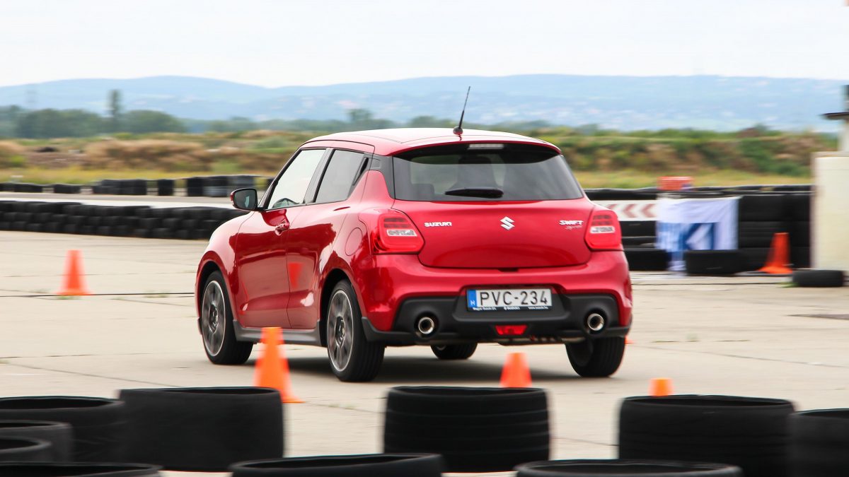 SUZUKI SWIFT