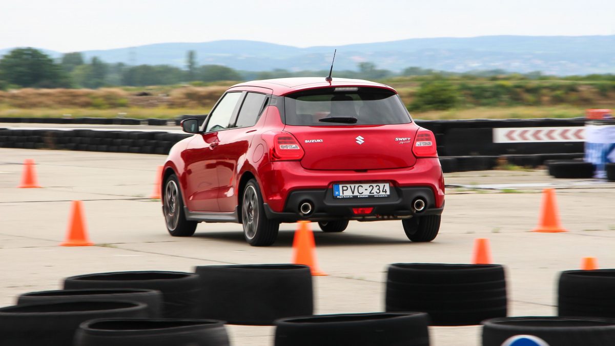 SUZUKI SWIFT