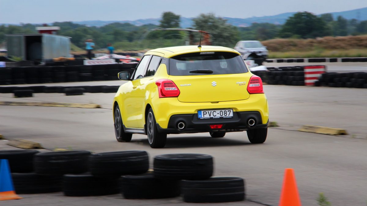SUZUKI SWIFT