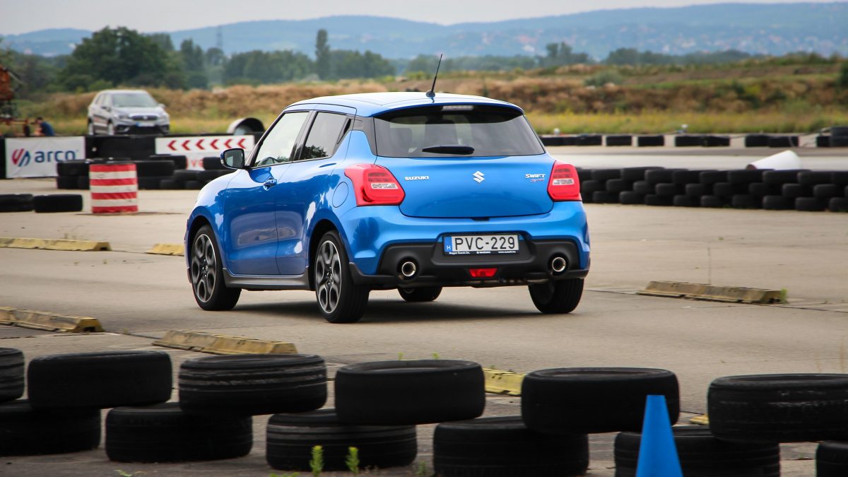 SUZUKI SWIFT