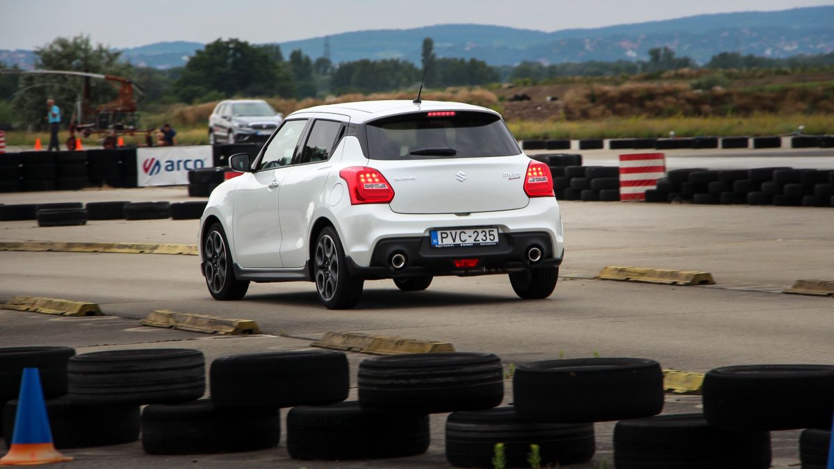 SUZUKI SWIFT