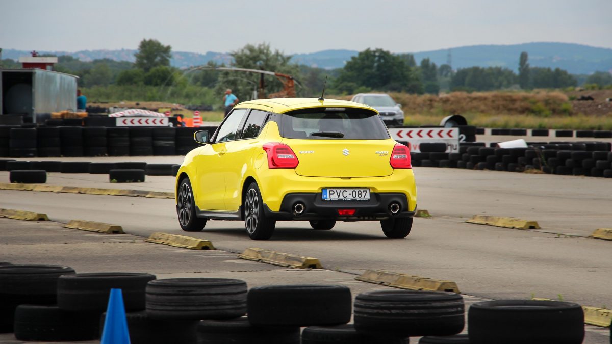 SUZUKI SWIFT