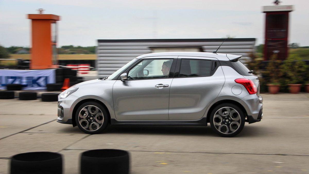 SUZUKI SWIFT