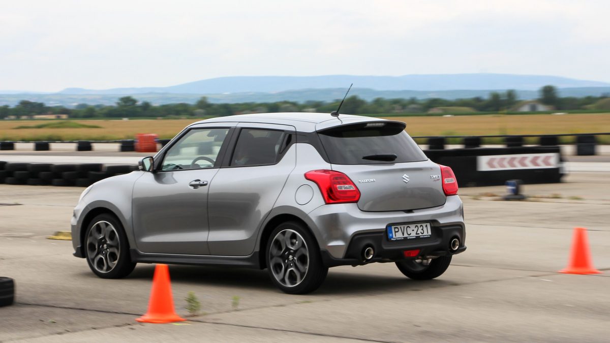 SUZUKI SWIFT