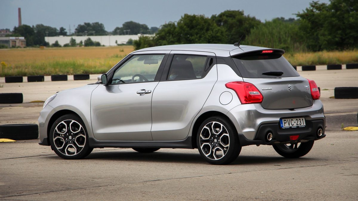 SUZUKI SWIFT