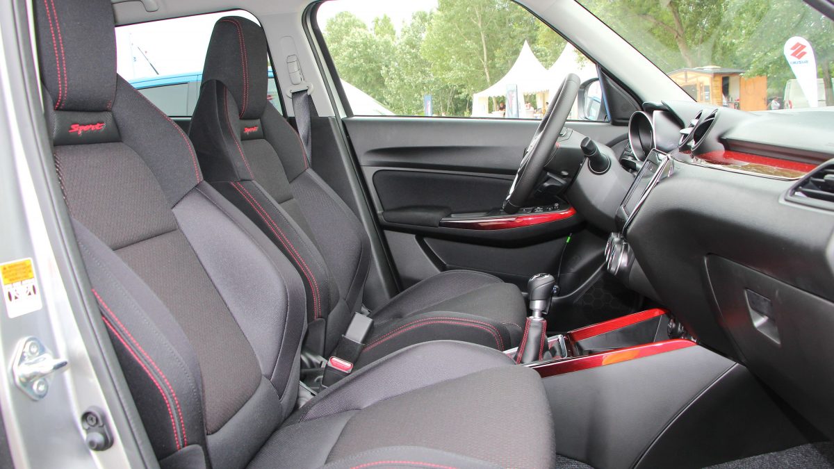 SUZUKI SWIFT