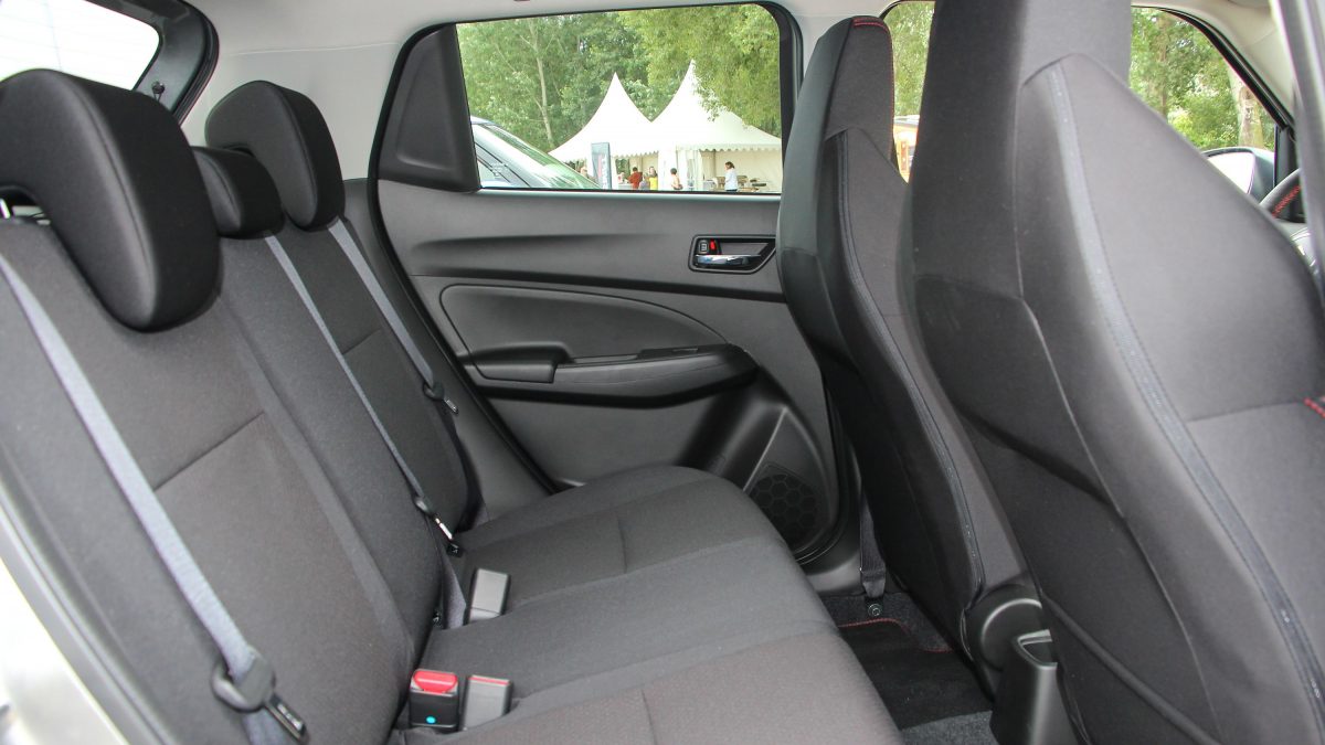 SUZUKI SWIFT