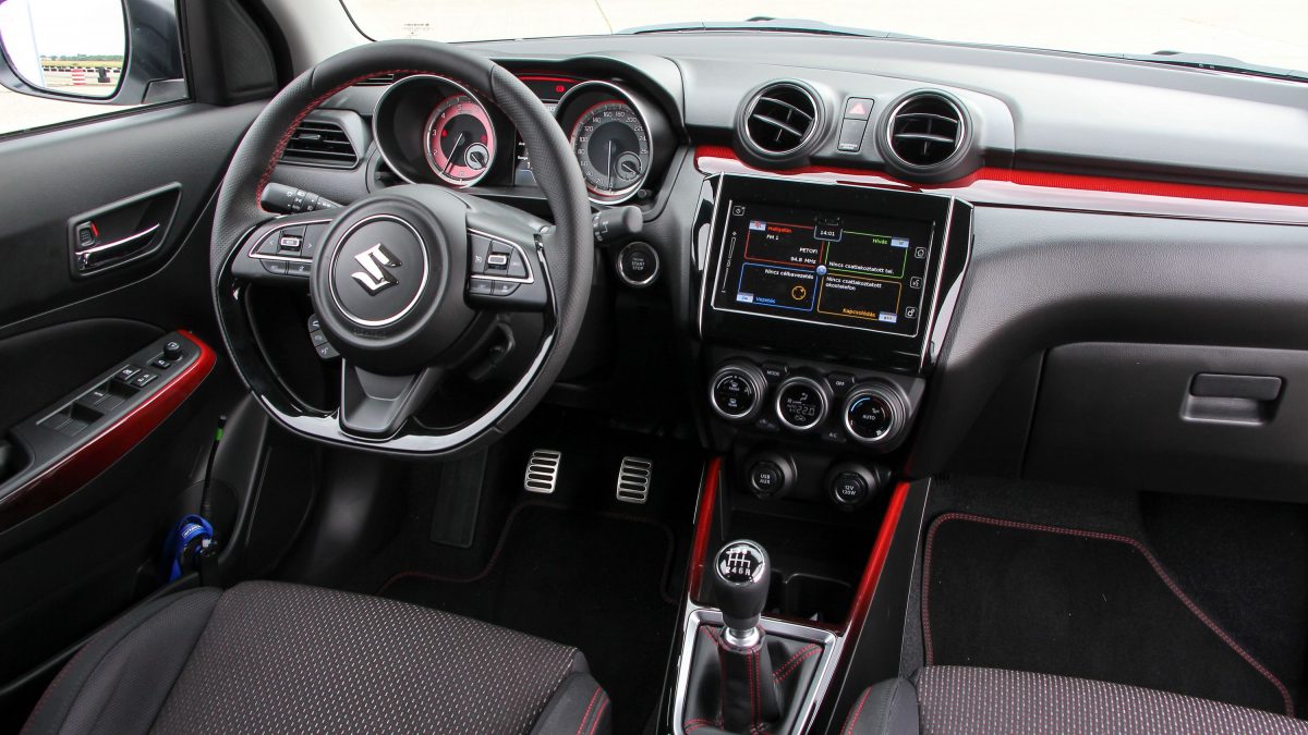 SUZUKI SWIFT