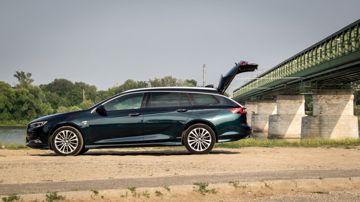 OPEL INSIGNIA