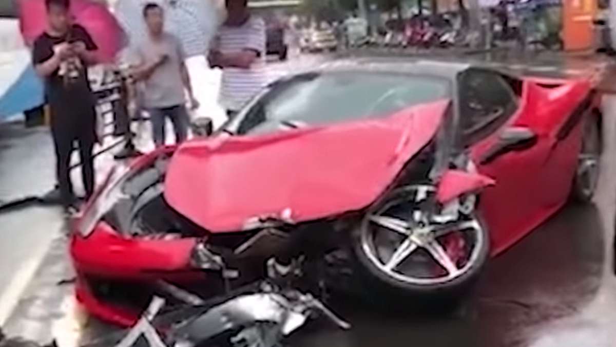 FERRARI 458