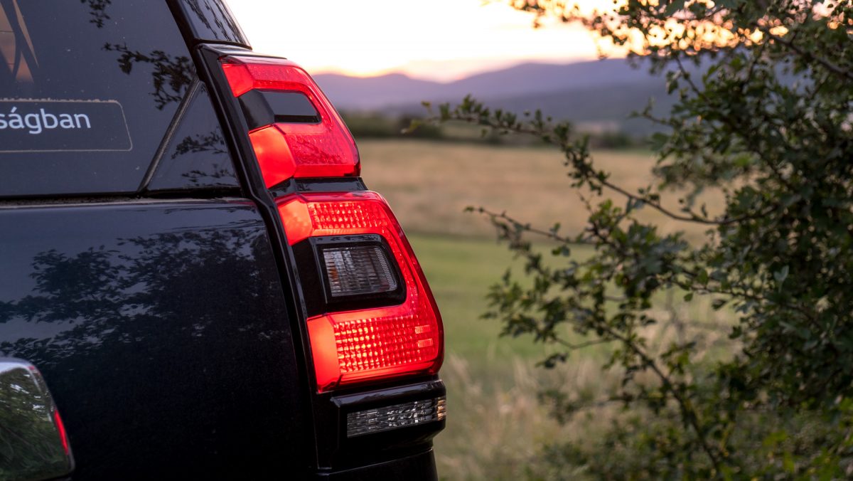 TOYOTA LAND CRUISER