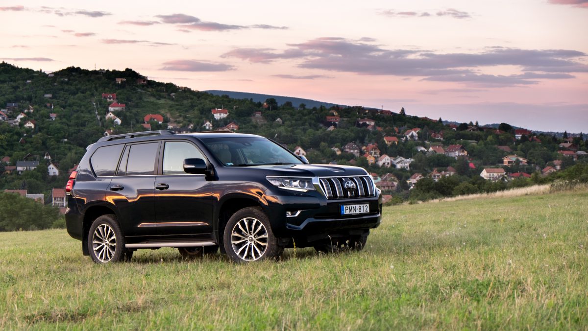 TOYOTA LAND CRUISER