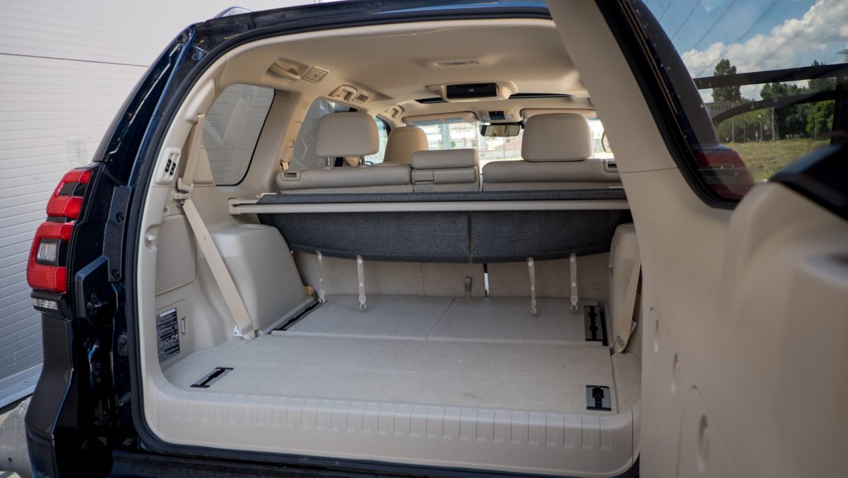 TOYOTA LAND CRUISER