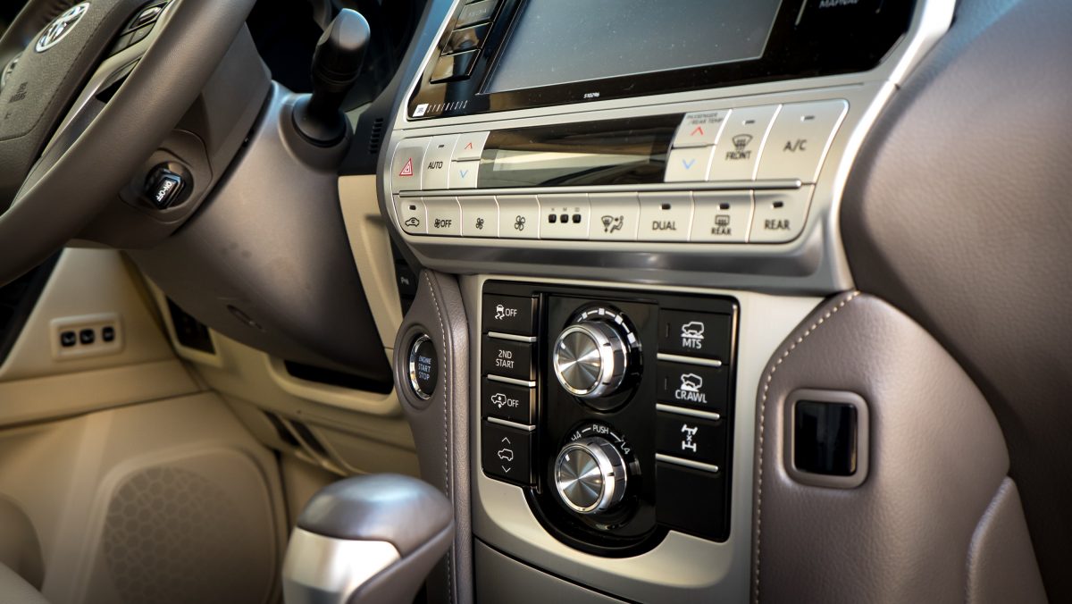 TOYOTA LAND CRUISER