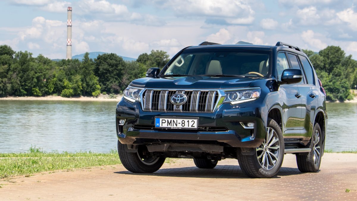 TOYOTA LAND CRUISER