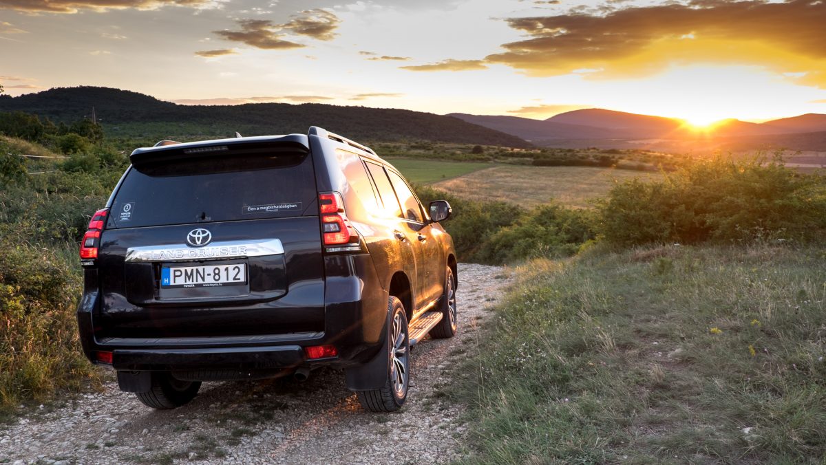 TOYOTA LAND CRUISER
