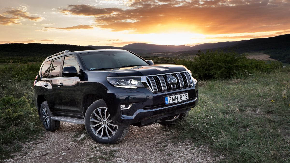 TOYOTA LAND CRUISER