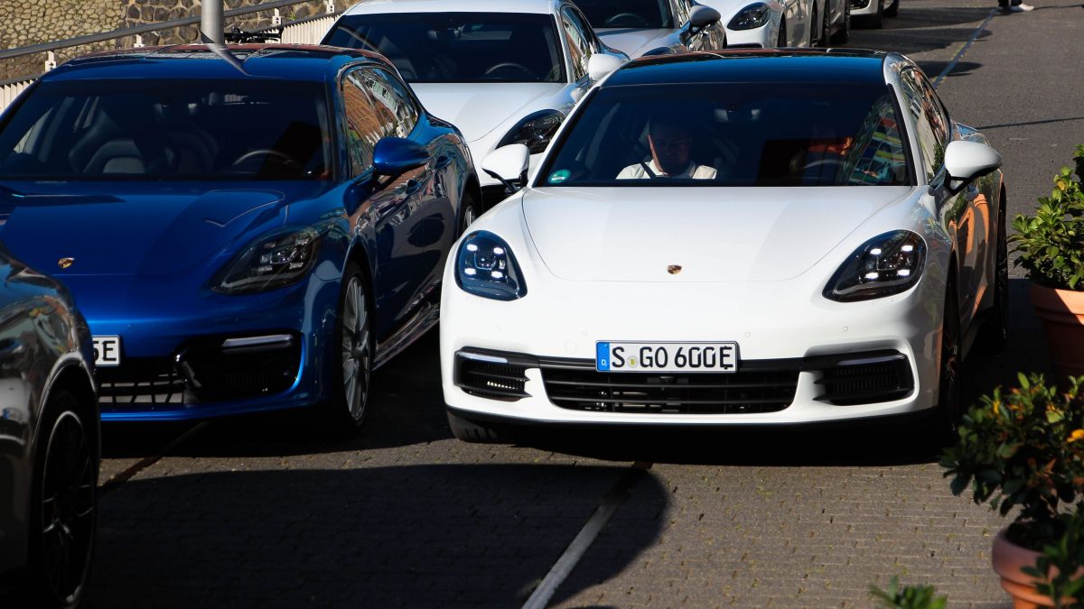 PORSCHE