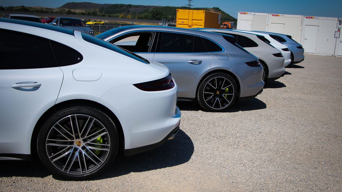 PORSCHE