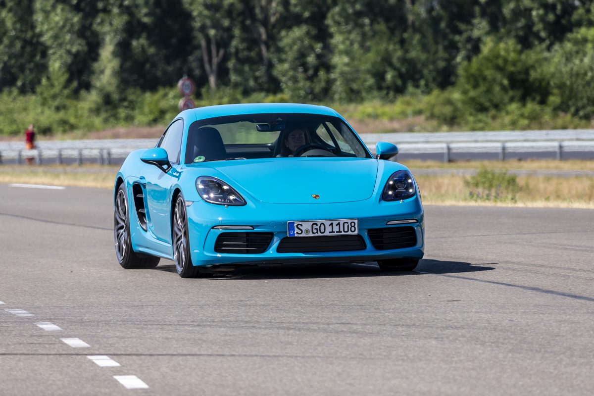 PORSCHE