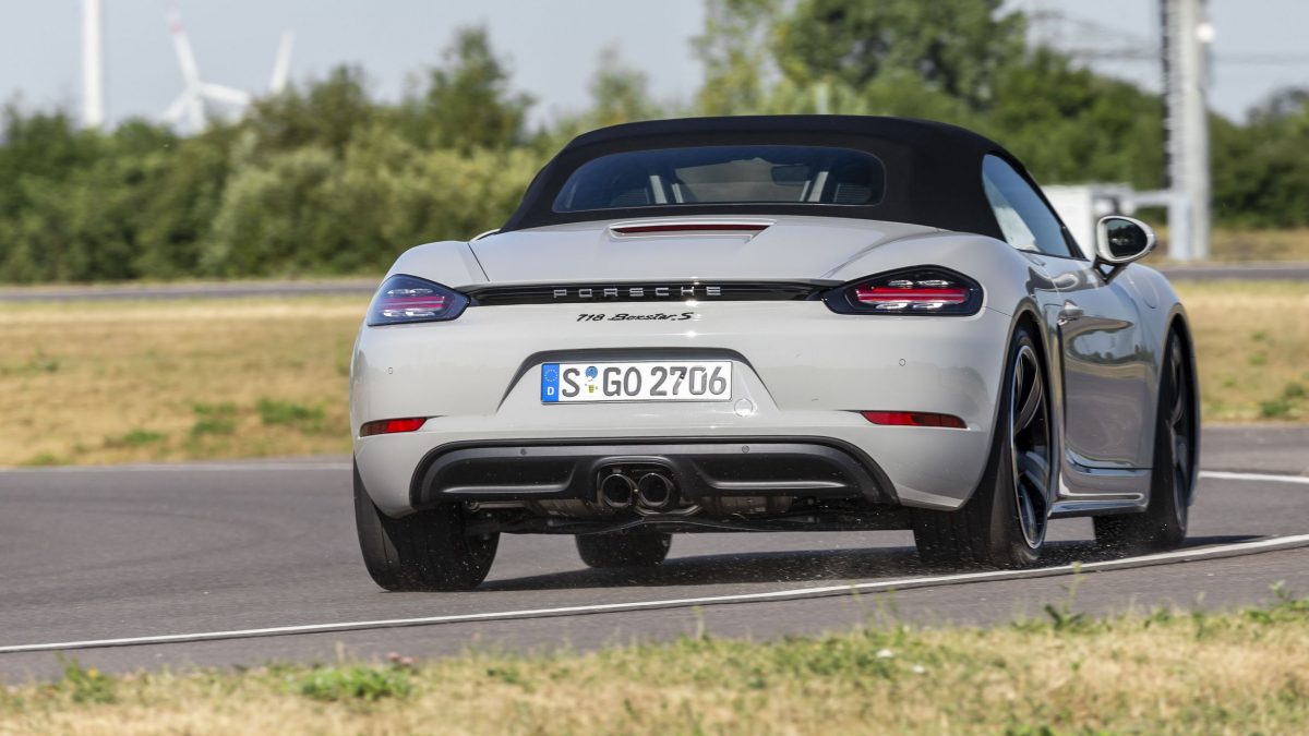 PORSCHE