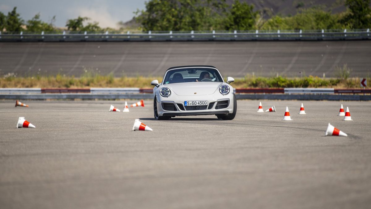 PORSCHE