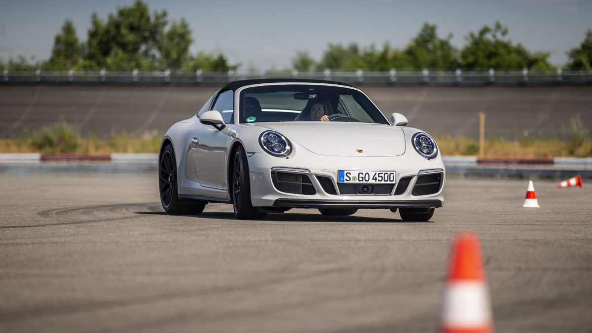 PORSCHE