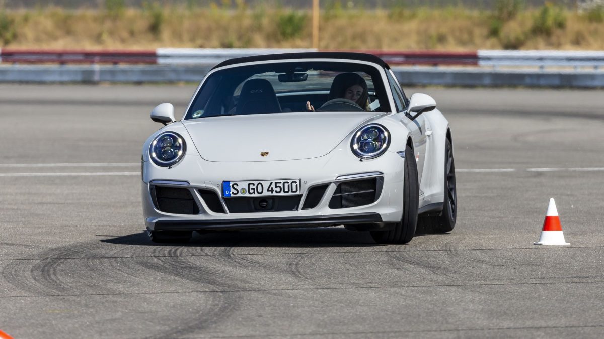 PORSCHE