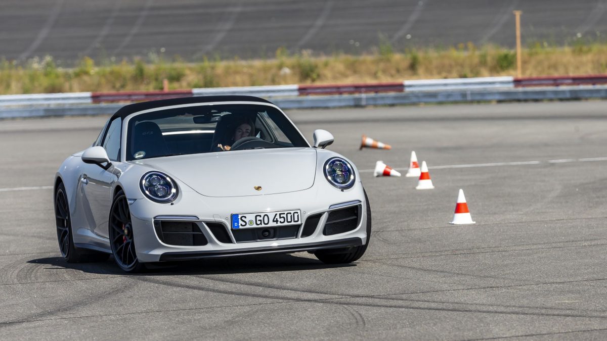 PORSCHE