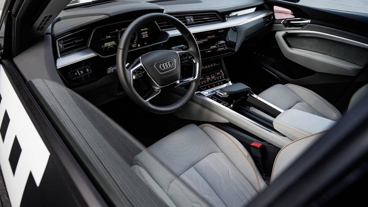 AUDI