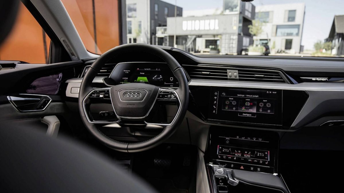 AUDI