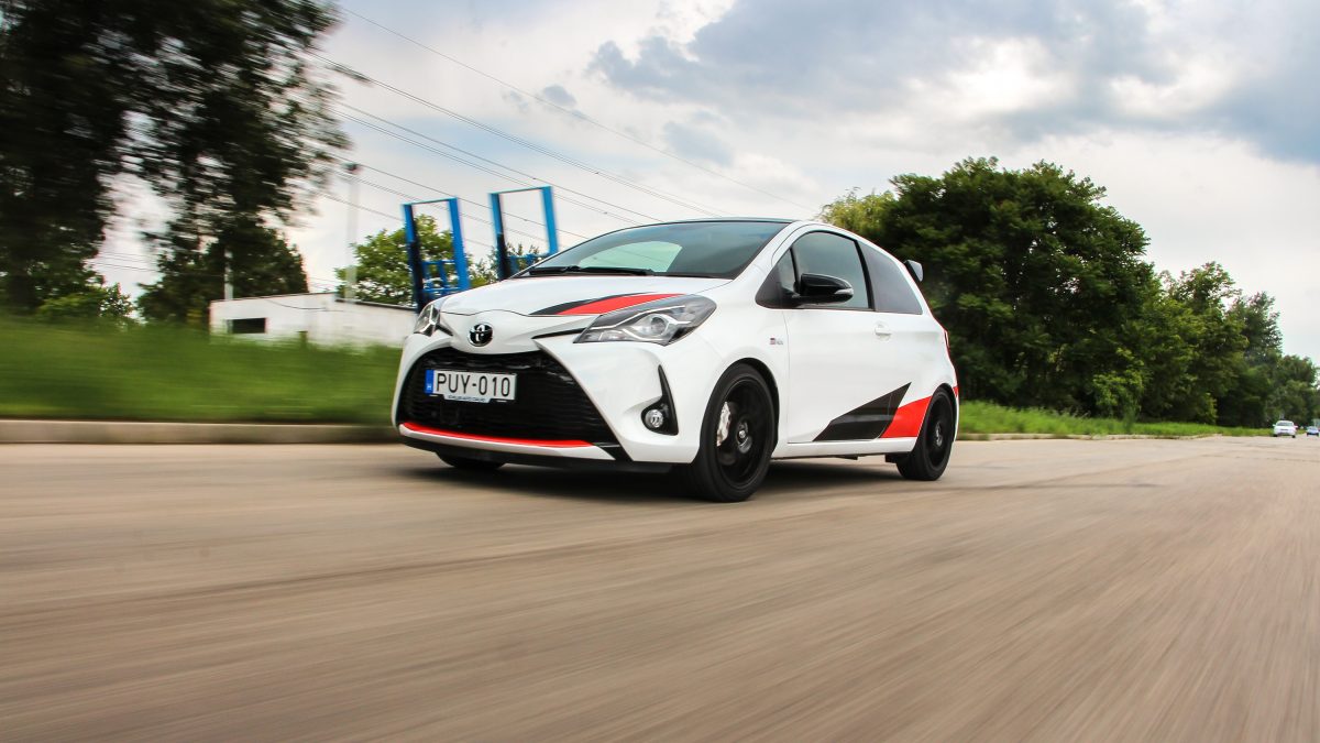 TOYOTA YARIS