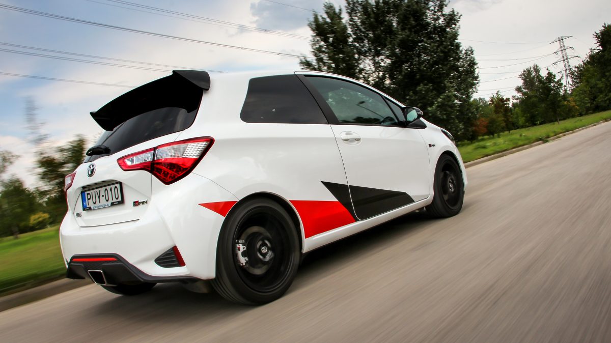 TOYOTA YARIS